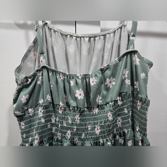 🌼Jumpsuit – Green Daisy Print Size Medium - Picture 6 of 16